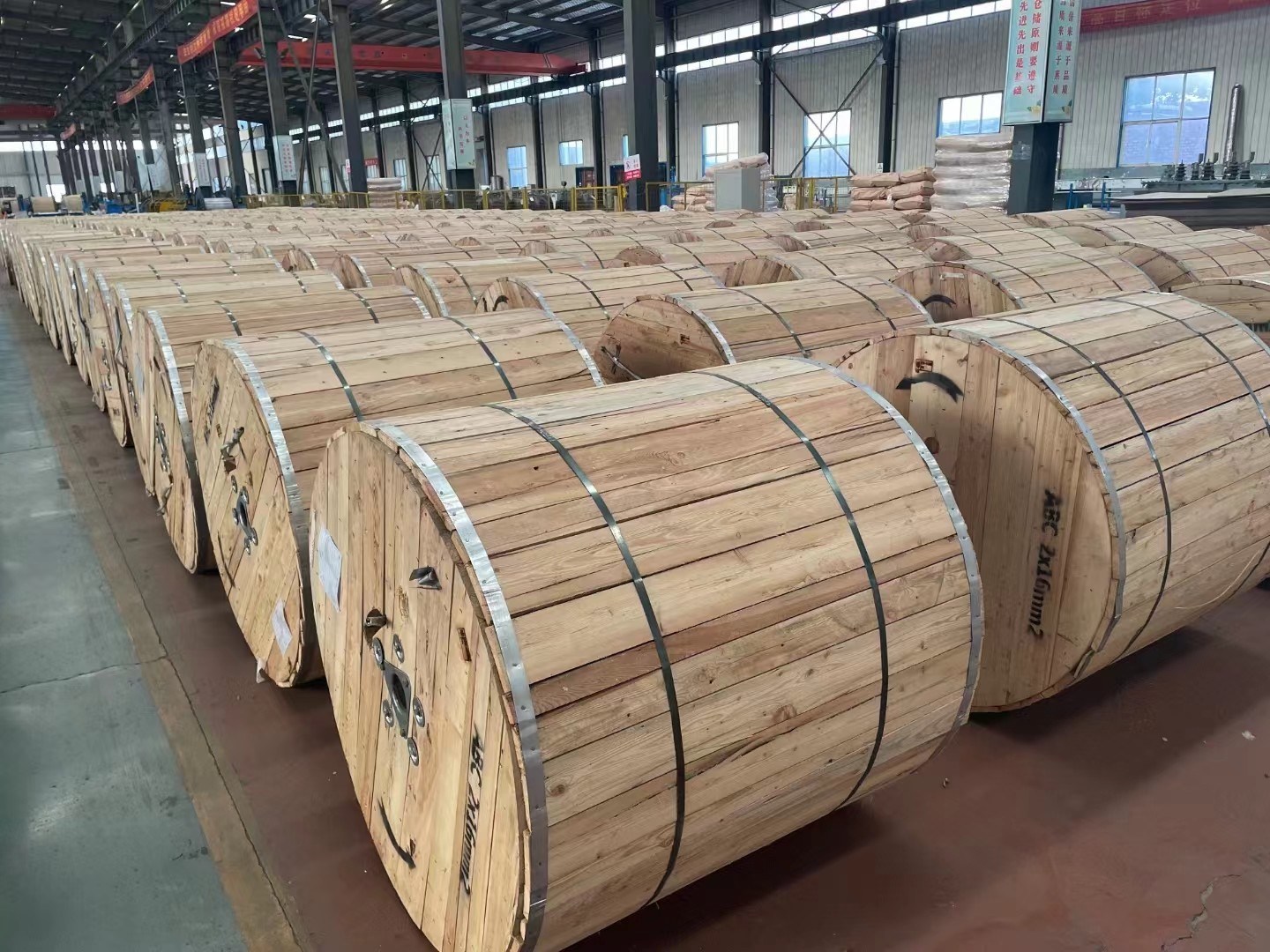 คําแนะนําเกี่ยวกับการเก็บสายและสายไฟ