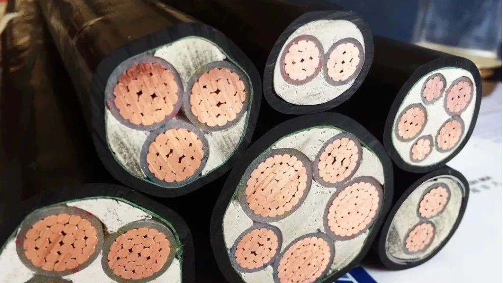 ความสัมพันธ์ระหว่างความต้านทานกระแสตรงและพื้นที่หน้าตัดของตัวนำทองแดงอัด