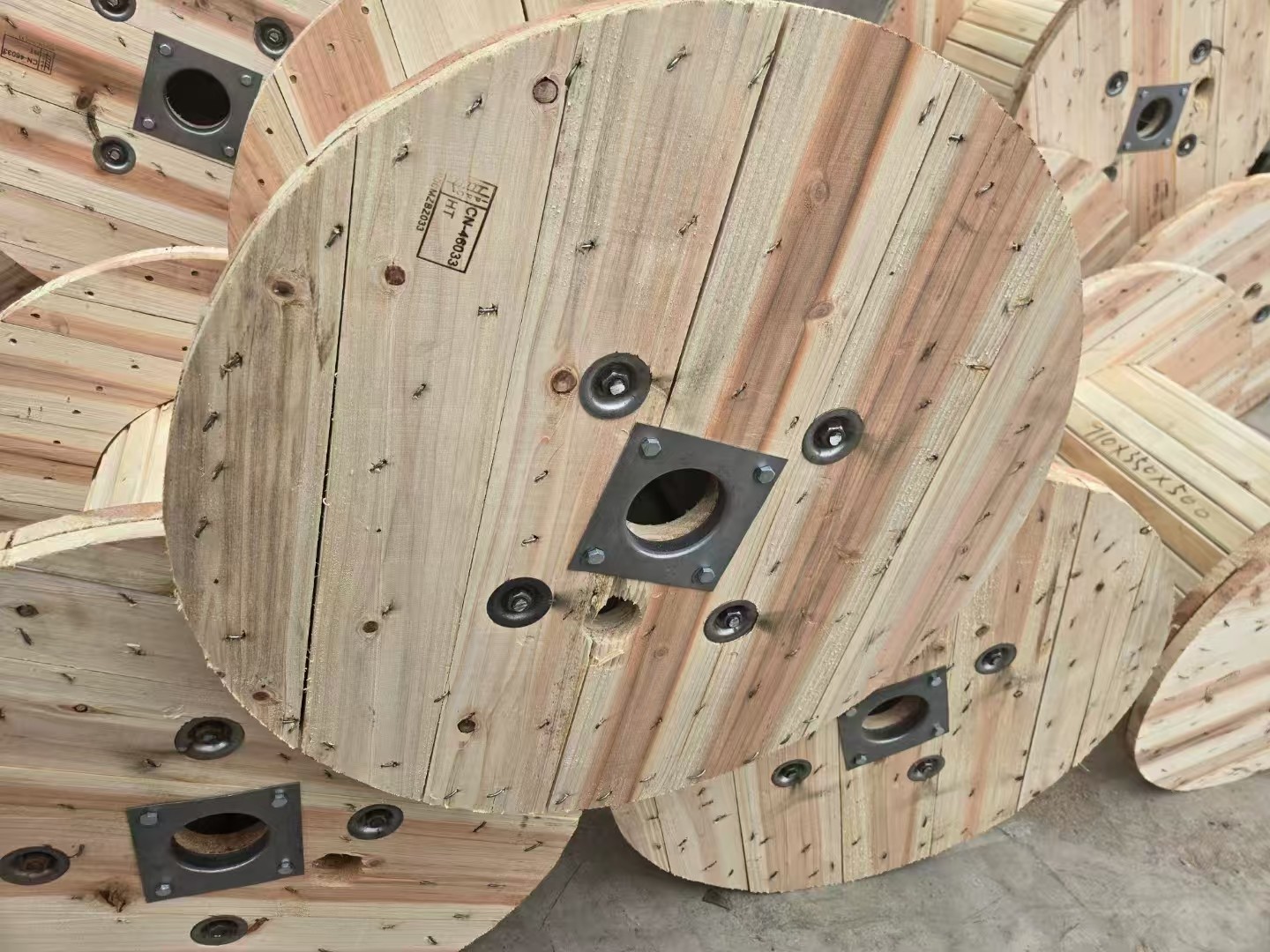 ทำไมเราถึงใช้ถังไม้รมควันสำหรับการส่งออกสายเคเบิล?